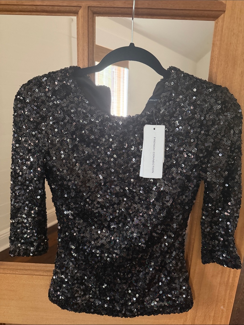 NWT FRENCH CONNECTION BLACK SEQUIN 3/4 LENGTH TOP-